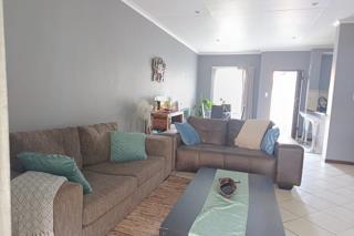 2 Bedroom Property for Sale in Monavoni Gauteng