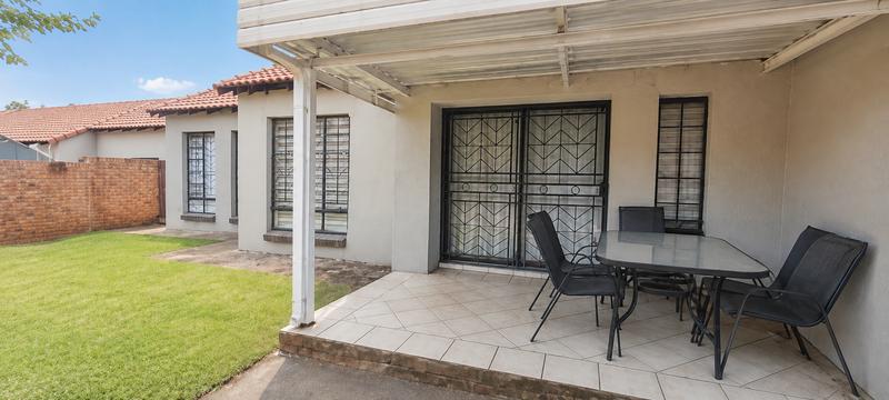 2 Bedroom Property for Sale in Monavoni Gauteng