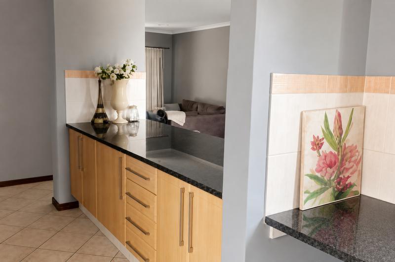 2 Bedroom Property for Sale in Monavoni Gauteng