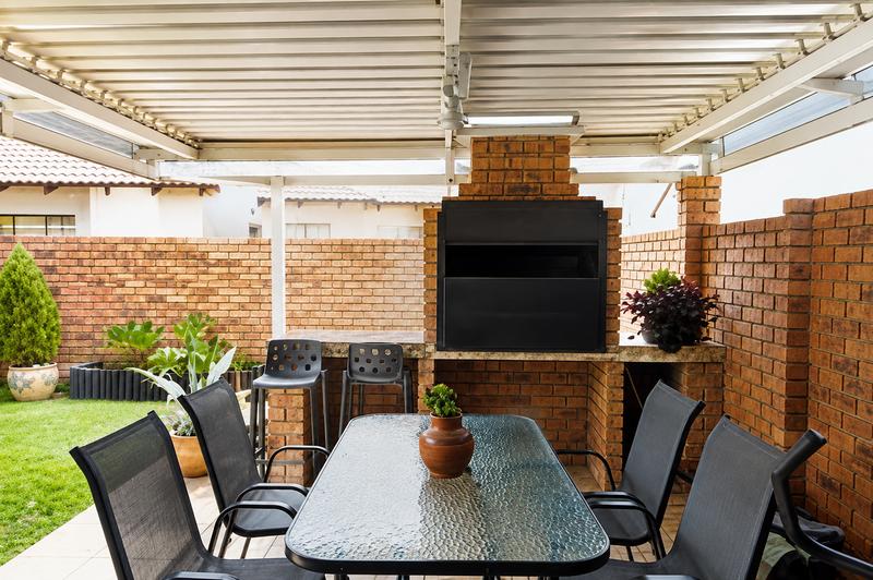 2 Bedroom Property for Sale in Monavoni Gauteng