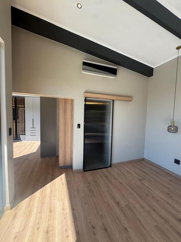 6 Bedroom Property for Sale in Midstream Estate Gauteng