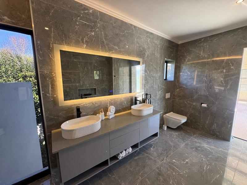 6 Bedroom Property for Sale in Midstream Estate Gauteng