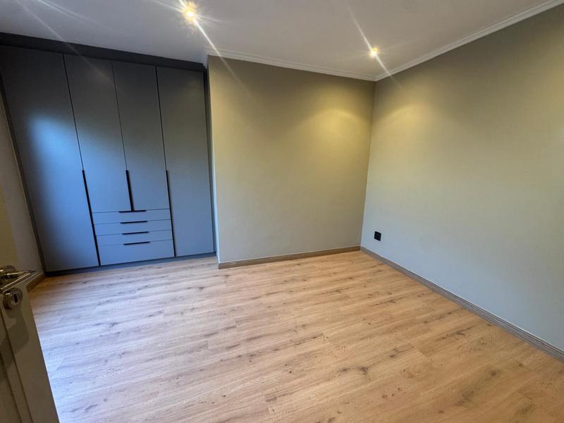 6 Bedroom Property for Sale in Midstream Estate Gauteng