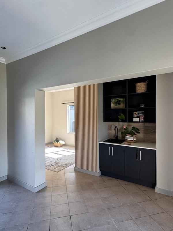 6 Bedroom Property for Sale in Midstream Estate Gauteng