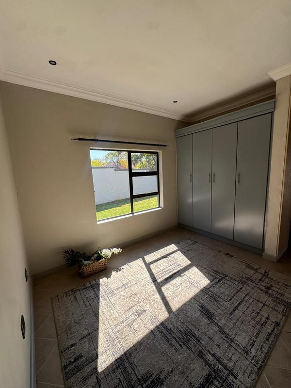 6 Bedroom Property for Sale in Midstream Estate Gauteng