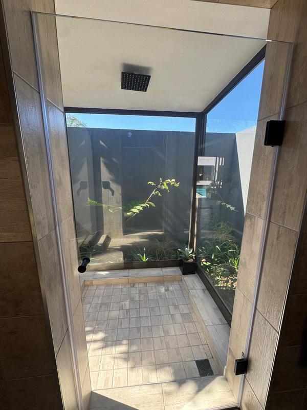 6 Bedroom Property for Sale in Midstream Estate Gauteng