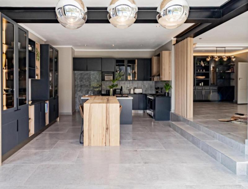 6 Bedroom Property for Sale in Midstream Estate Gauteng