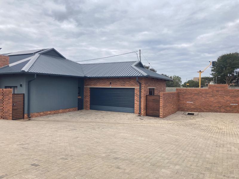 3 Bedroom Property for Sale in Six Fountains Estate Gauteng