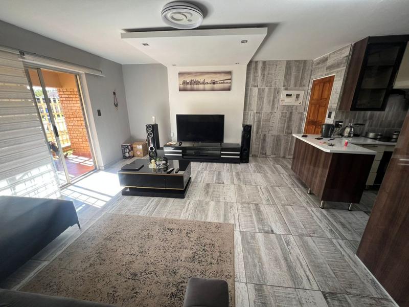2 Bedroom Property for Sale in Helikonpark Gauteng