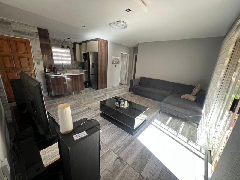 2 Bedroom Property for Sale in Helikonpark Gauteng