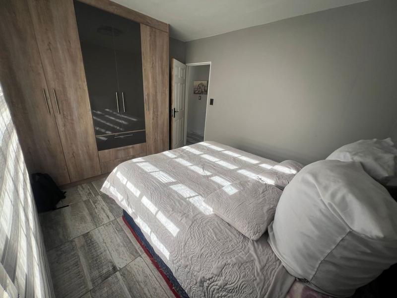 2 Bedroom Property for Sale in Helikonpark Gauteng