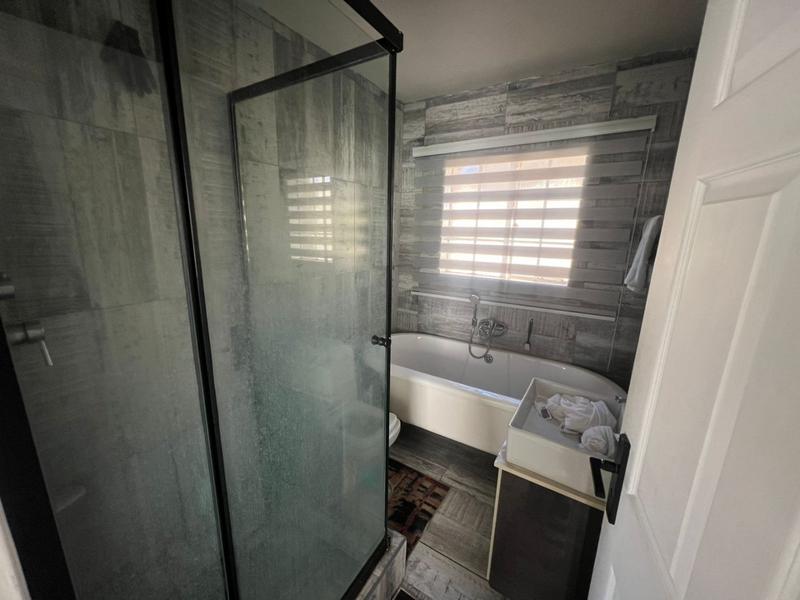 2 Bedroom Property for Sale in Helikonpark Gauteng
