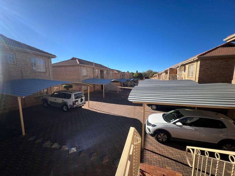 2 Bedroom Property for Sale in Helikonpark Gauteng