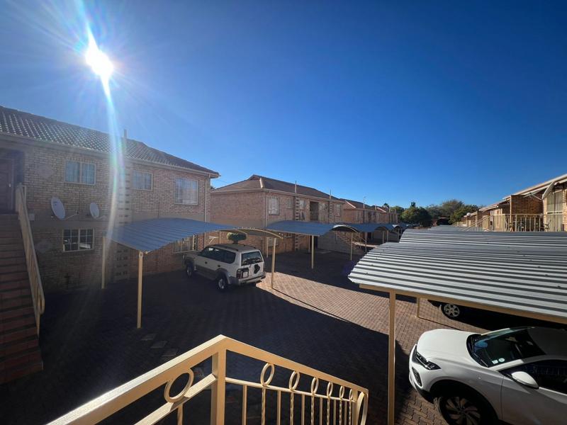 2 Bedroom Property for Sale in Helikonpark Gauteng