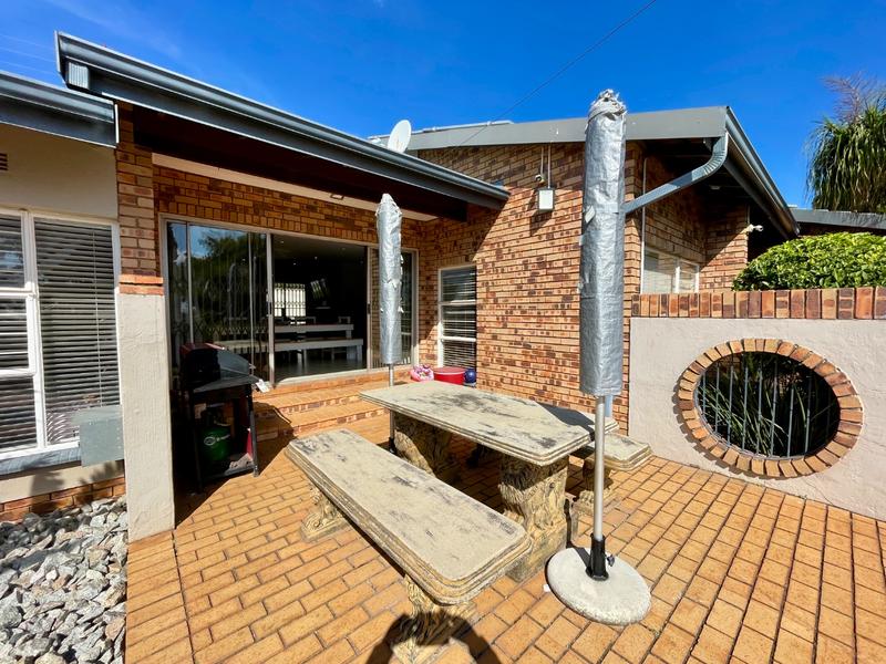 4 Bedroom Property for Sale in Rant En Dal Gauteng
