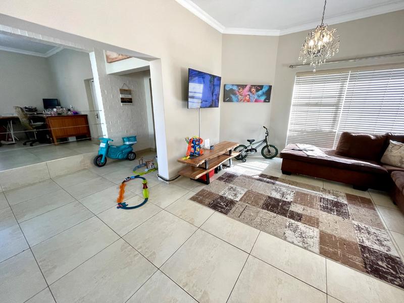 4 Bedroom Property for Sale in Rant En Dal Gauteng