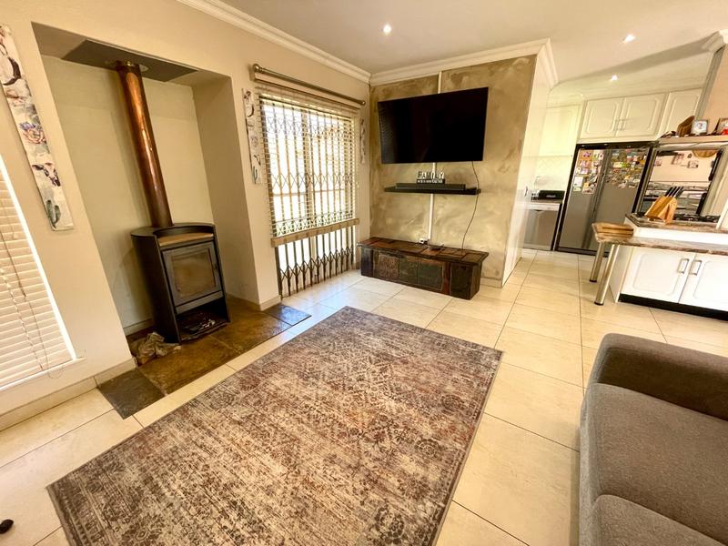 4 Bedroom Property for Sale in Rant En Dal Gauteng