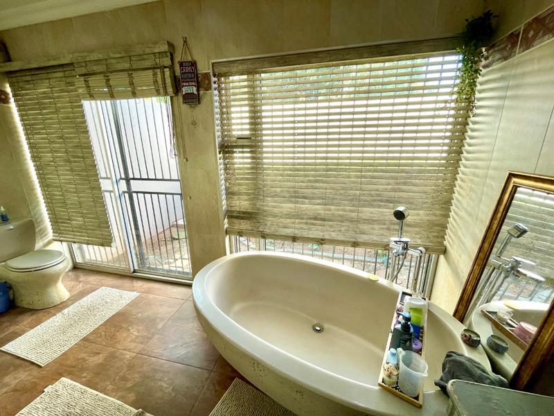 4 Bedroom Property for Sale in Rant En Dal Gauteng
