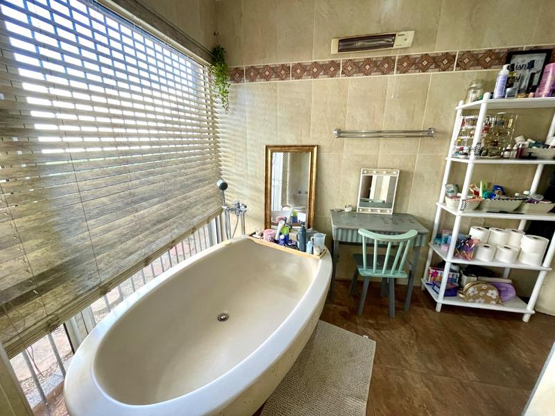 4 Bedroom Property for Sale in Rant En Dal Gauteng