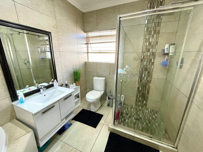 4 Bedroom Property for Sale in Rant En Dal Gauteng