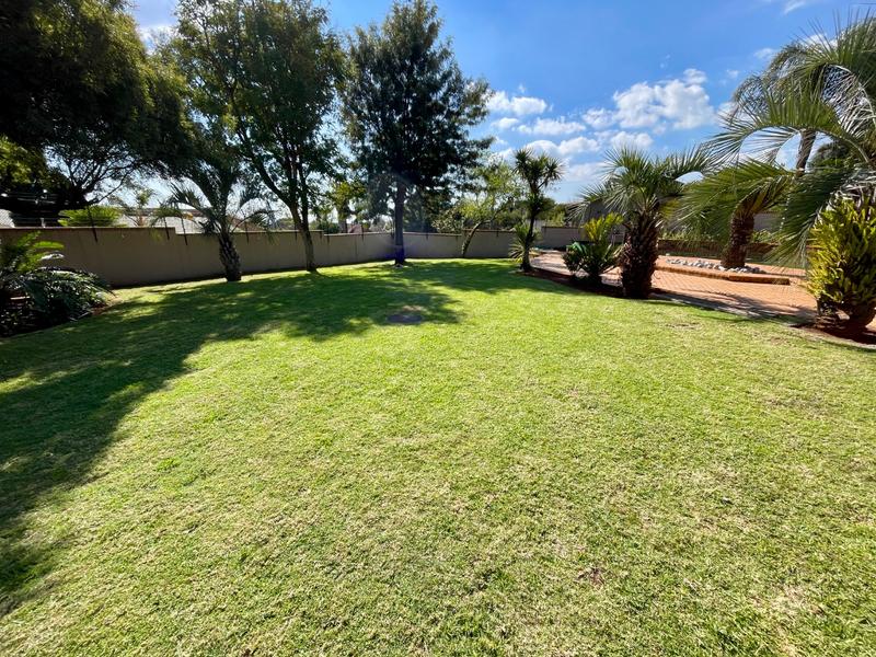 4 Bedroom Property for Sale in Rant En Dal Gauteng