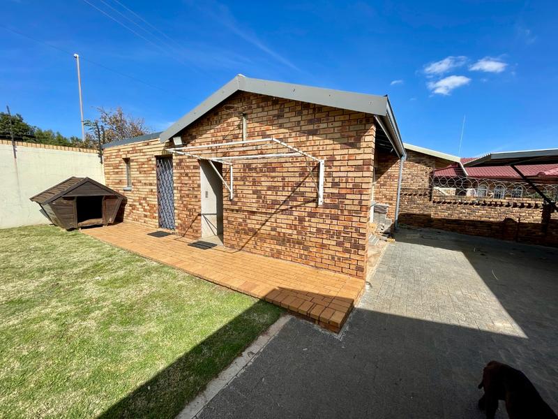 4 Bedroom Property for Sale in Rant En Dal Gauteng