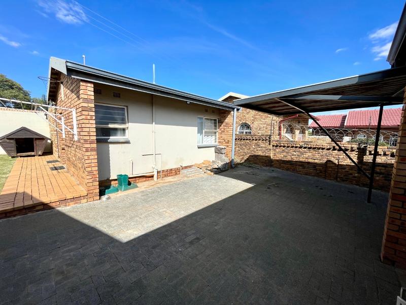 4 Bedroom Property for Sale in Rant En Dal Gauteng