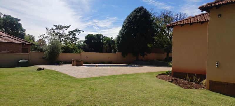 5 Bedroom Property for Sale in Clayville Gauteng