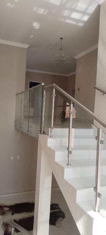 5 Bedroom Property for Sale in Clayville Gauteng