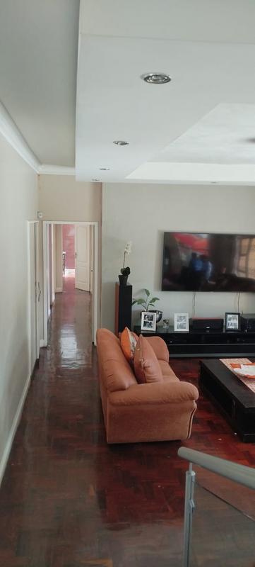 5 Bedroom Property for Sale in Clayville Gauteng