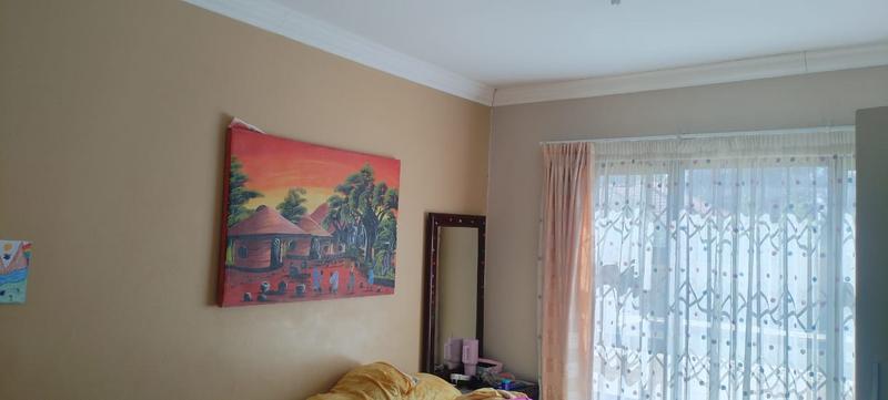 5 Bedroom Property for Sale in Clayville Gauteng