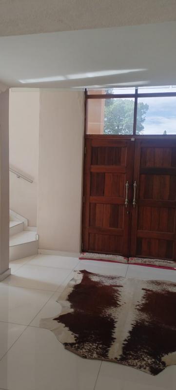5 Bedroom Property for Sale in Clayville Gauteng
