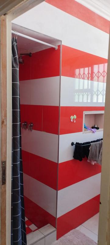 5 Bedroom Property for Sale in Clayville Gauteng