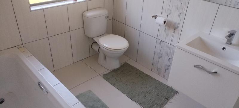 5 Bedroom Property for Sale in Clayville Gauteng