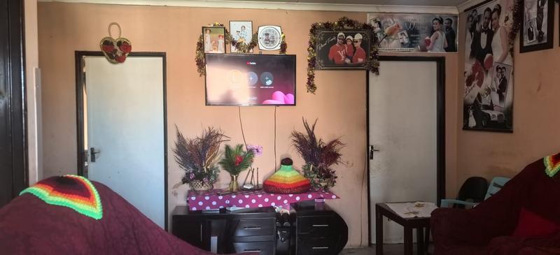 2 Bedroom Property for Sale in Commercia Gauteng