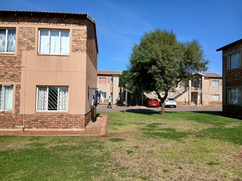 2 Bedroom Property for Sale in Protea Glen Gauteng