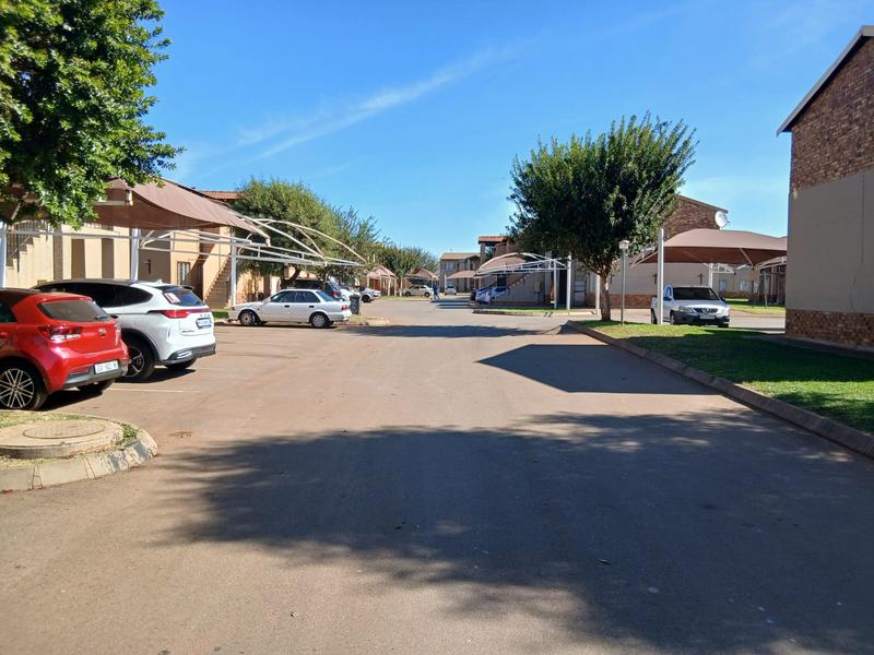 2 Bedroom Property for Sale in Protea Glen Gauteng