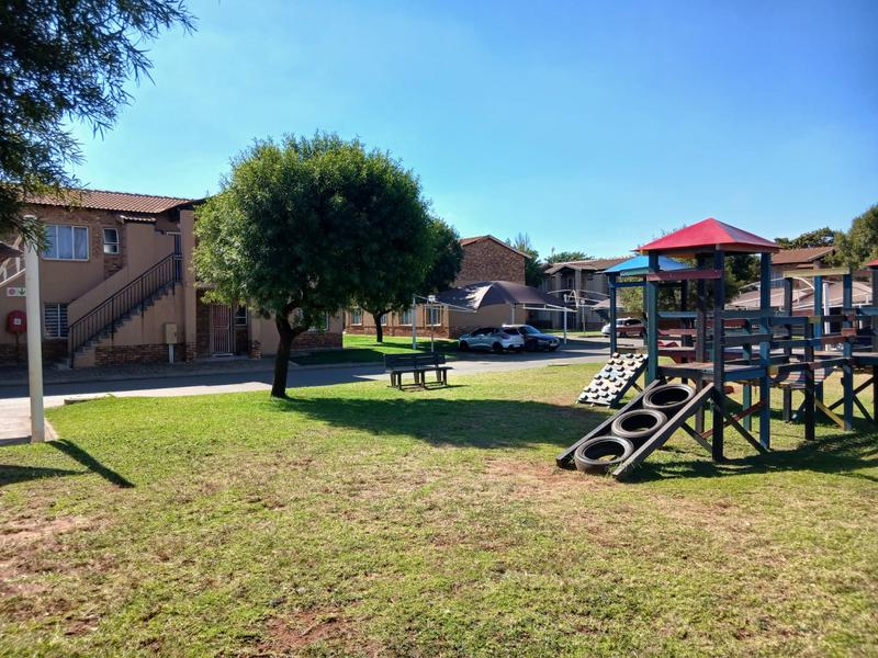 2 Bedroom Property for Sale in Protea Glen Gauteng
