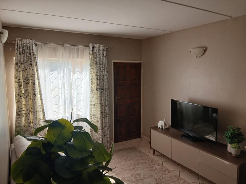 2 Bedroom Property for Sale in Protea Glen Gauteng