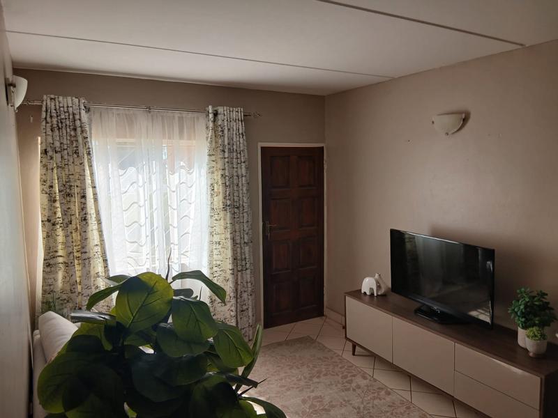 2 Bedroom Property for Sale in Protea Glen Gauteng