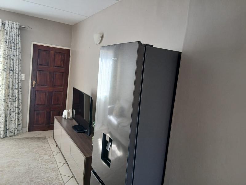 2 Bedroom Property for Sale in Protea Glen Gauteng