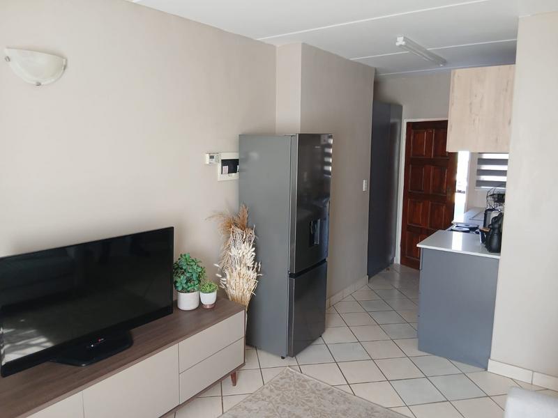 2 Bedroom Property for Sale in Protea Glen Gauteng