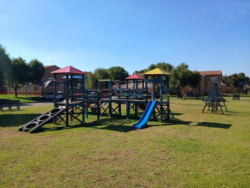 2 Bedroom Property for Sale in Protea Glen Gauteng