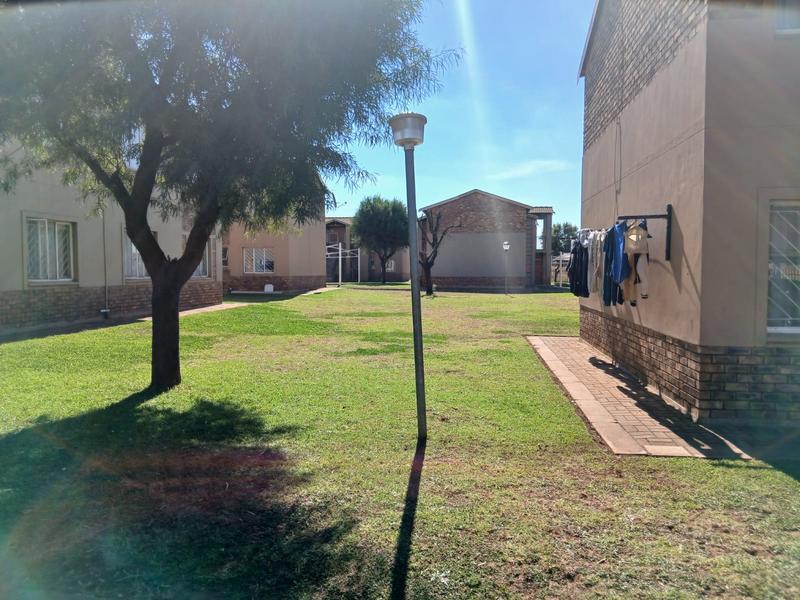 2 Bedroom Property for Sale in Protea Glen Gauteng