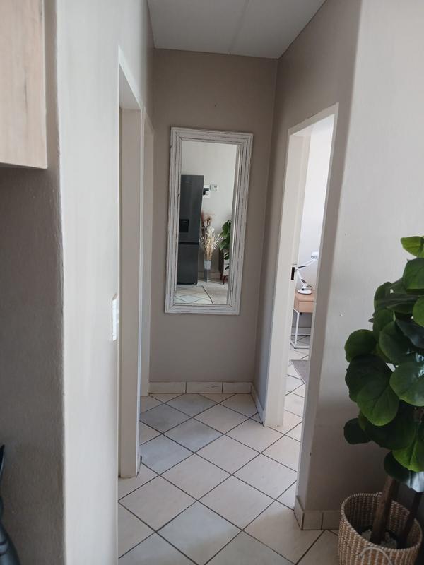2 Bedroom Property for Sale in Protea Glen Gauteng