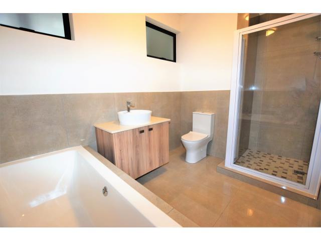 To Let 1 Bedroom Property for Rent in Rivonia Gauteng