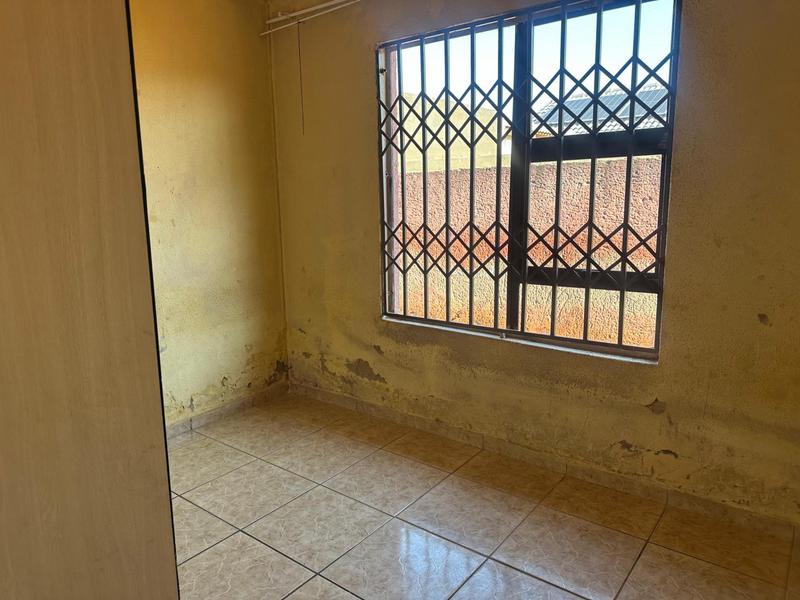 To Let 3 Bedroom Property for Rent in Protea Glen Gauteng