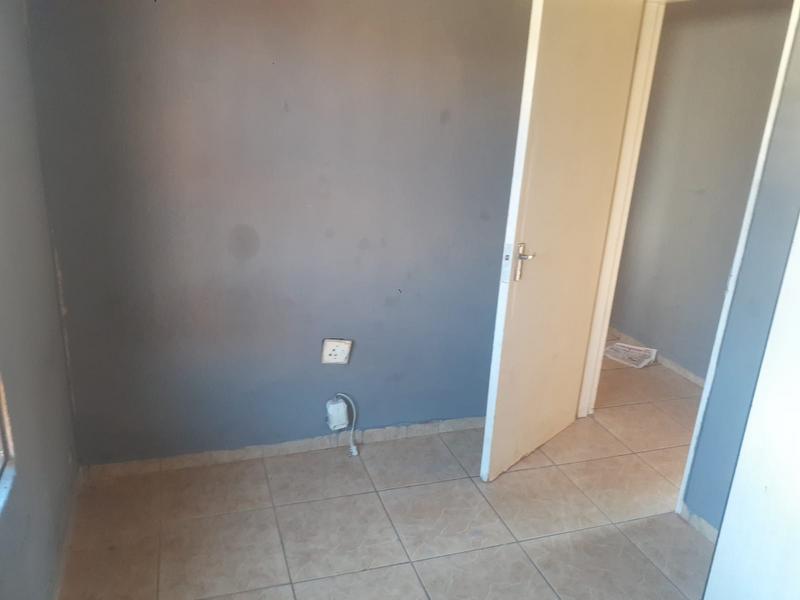 To Let 3 Bedroom Property for Rent in Protea Glen Gauteng