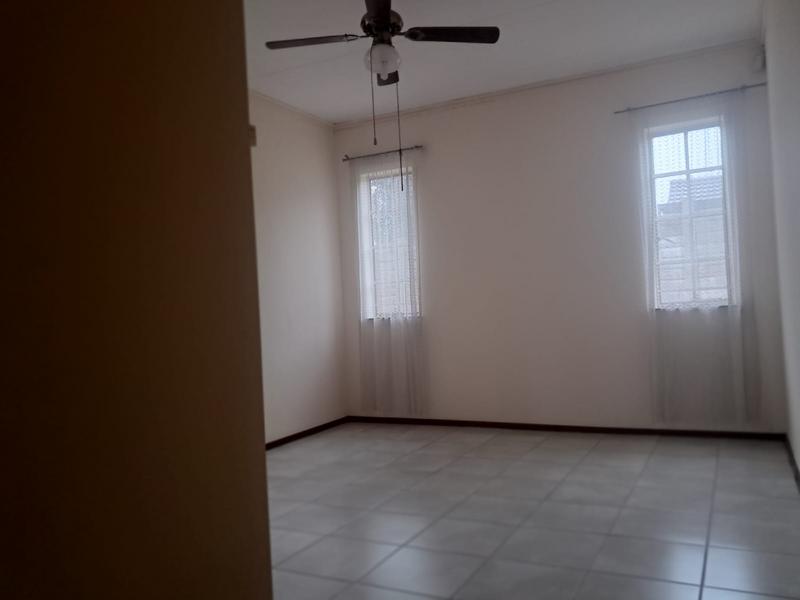 To Let 5 Bedroom Property for Rent in Elandspoort Gauteng