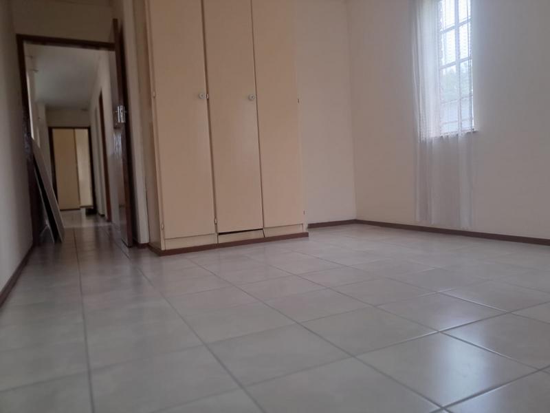To Let 5 Bedroom Property for Rent in Elandspoort Gauteng
